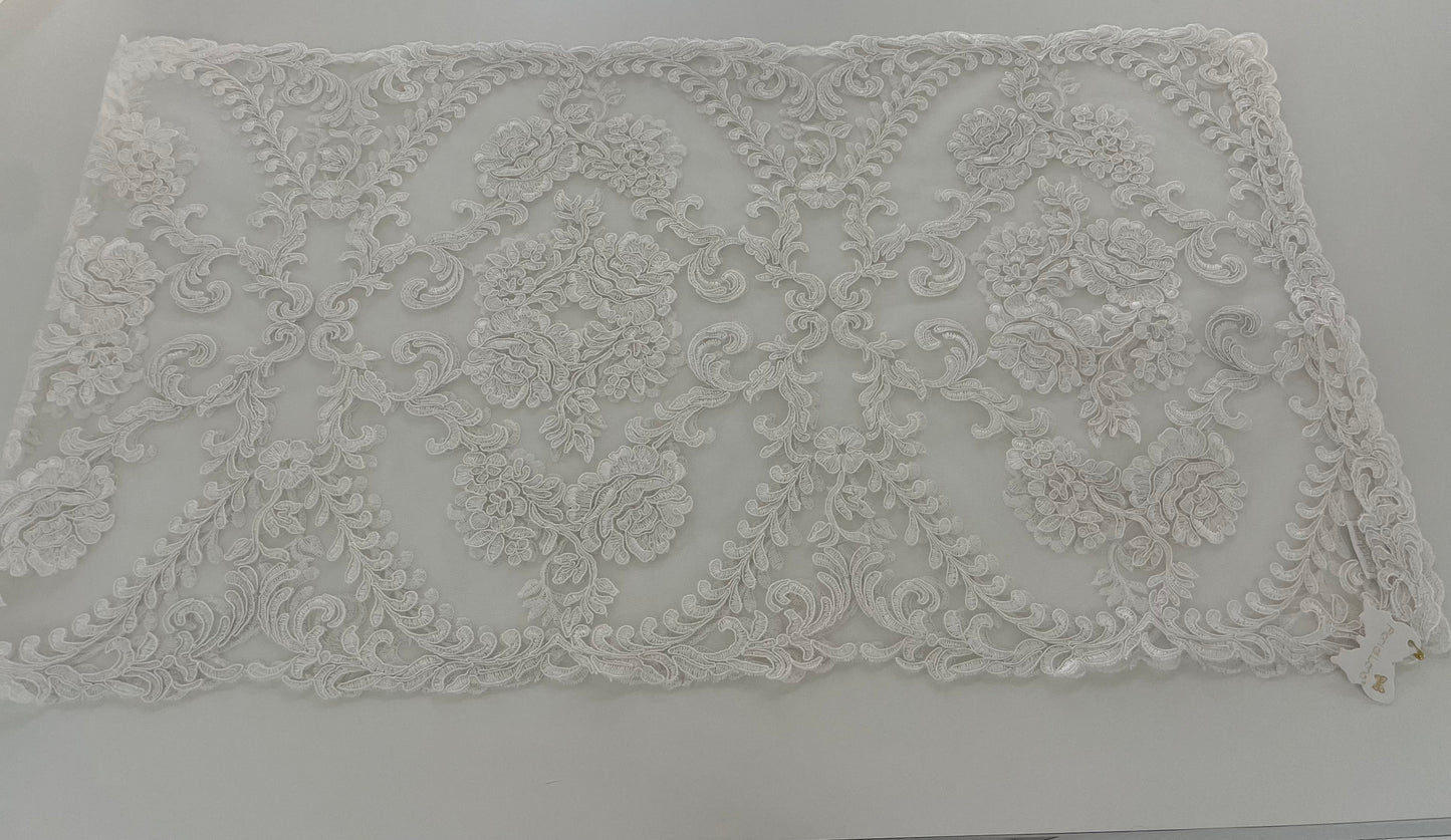 Fiori di Lena runner in pizzo