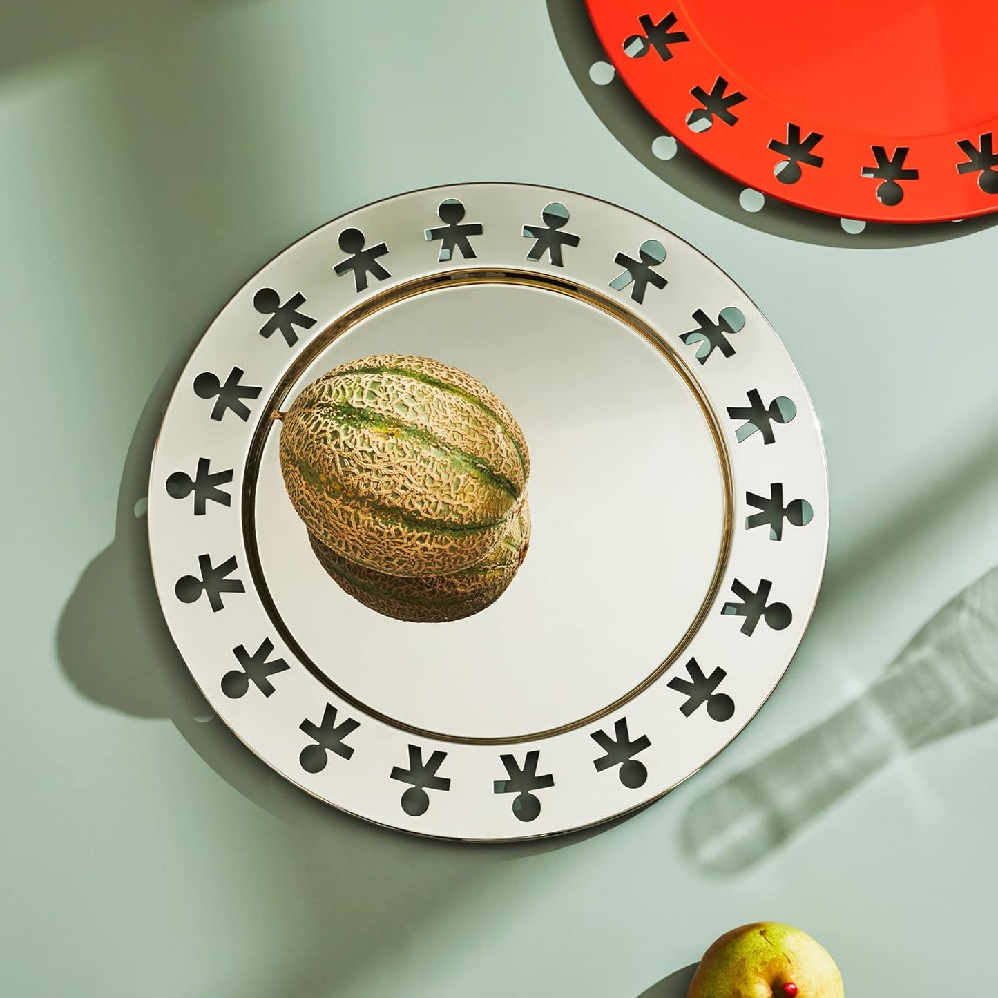 Alessi "Girotondo" vassoio rotondo di design in acciaio inox con motivo omini dei King-Kong