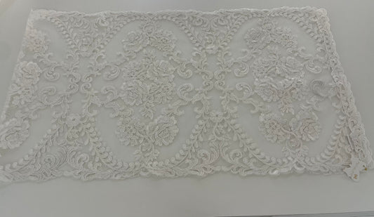 Fiori di Lena runner in pizzo
